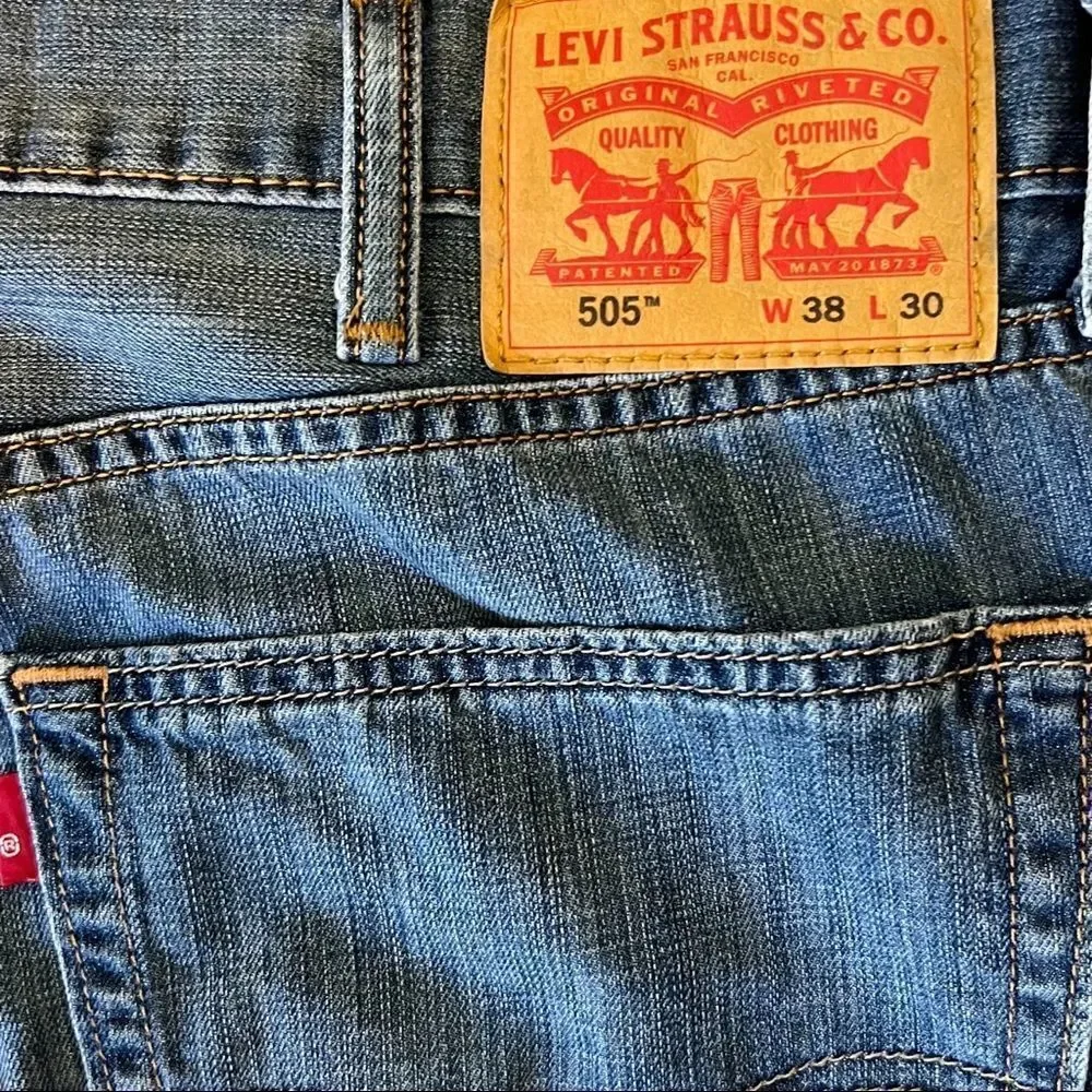 Levi’s 505 Jeans. Regular Fit. Lighter Wash. Broken In Already!! Sz 38/30. EUC!